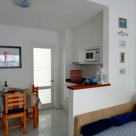 Apartmán Aguazul - A Pie De Piscina Y Vistas Al Mar Puerto del Carmen (Lanzarote)